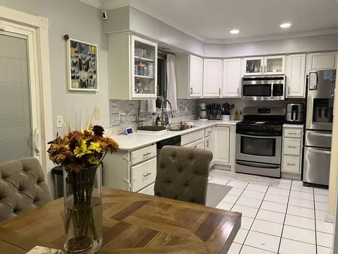 Kitchen - 21161 W Covington Dr, Plainfield, IL 60544 photo 2 of 5