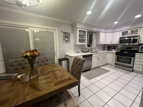 Kitchen - 21161 W Covington Dr, Plainfield, IL 60544 photo 5 of 5