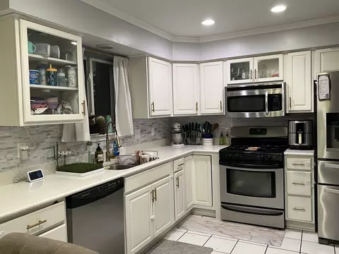 Kitchen - 21161 W Covington Dr, Plainfield, IL 60544 photo 1 of 5