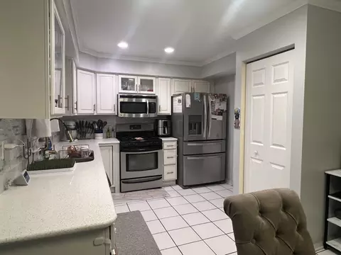 Kitchen - 21161 W Covington Dr, Plainfield, IL 60544 photo 3 of 5