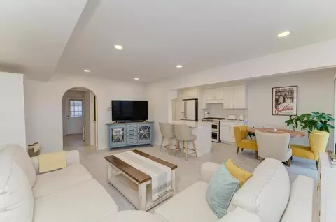 Living - 1680 Pebble Beach Cir, Elgin, IL 60123 photo 4 of 4