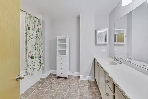 811 S Lytle St #301, Chicago, IL 60607 photo 9