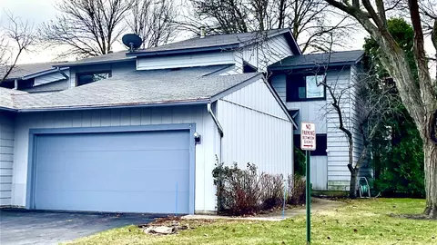 141 Windsor Dr, Vernon Hills, IL 60061