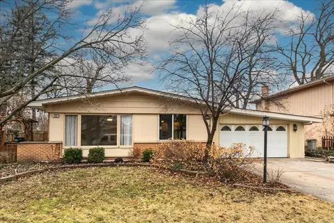 222 N Illinois Ave, Glenwood, IL 60425