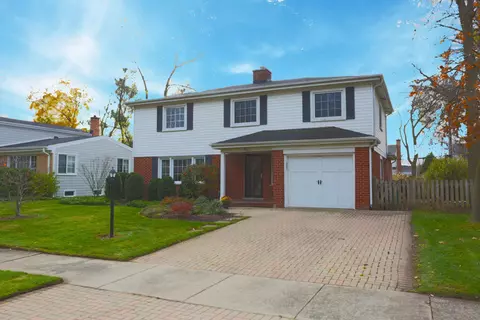 1854 Stockton Dr, Northfield, IL 60093