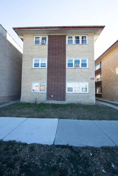 5121 W Diversey Ave #2N, Chicago, IL 60639