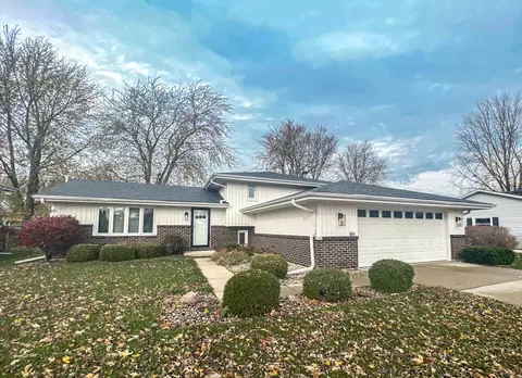 406 Heritage Ln, Ottawa, IL 61350