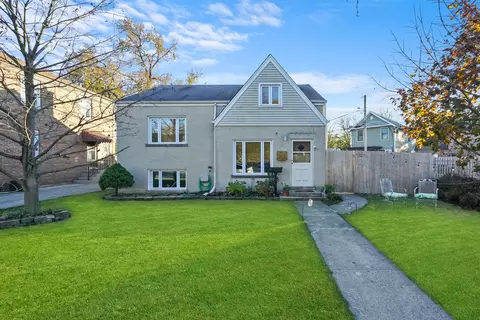 9325 Jackson Ave, Brookfield, IL 60513