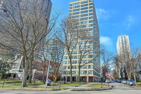 2970 N Lake Shore Dr #15E, Chicago, IL 60657