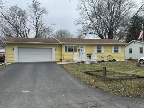 525 N Gibson St, Clinton, IL 61727