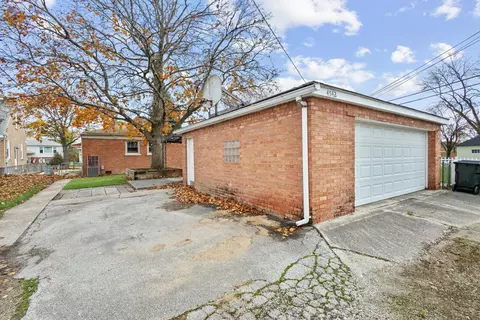 Exterior - 4542 Deyo Ave, Brookfield, IL 60513 photo 3 of 4