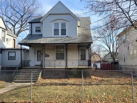 719 N Pine Ave, Chicago, IL 60644
