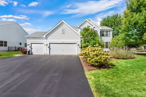 210 Summerdale Ln, Algonquin, IL 60102