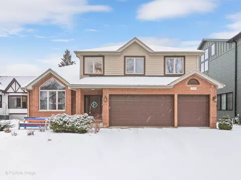 238 E Cayuga Ave, Elmhurst, IL 60126