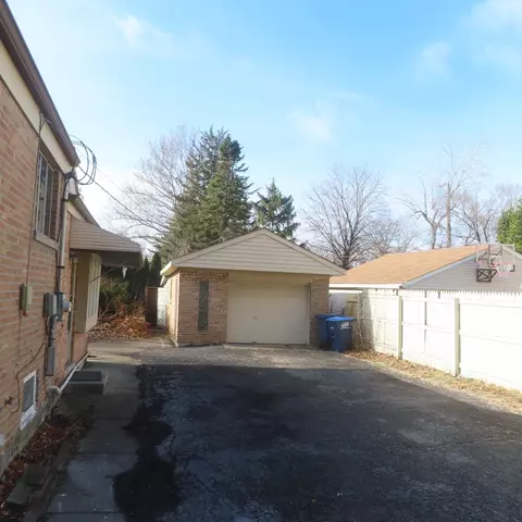 Exterior - 3028 Patton Dr, Des Plaines, IL 60018 photo 2 of 7