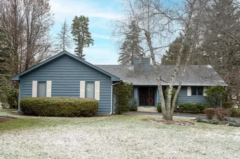1600 Deerpath Cir, Winthrop Harbor, IL 60096