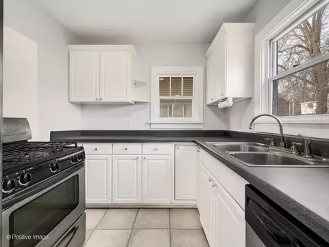 Kitchen - 556 Binder St, Aurora, IL 60505 photo 3 of 3