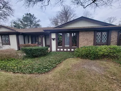 1455 Estate Ln, Glenview, IL 60025