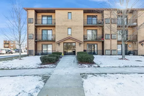 7321 175th St #1B, Tinley Park, IL 60477