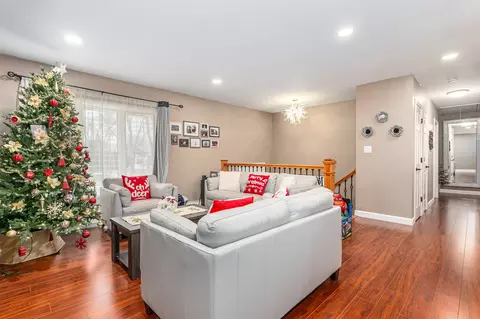 1405 Palm Dr, Wheeling, IL 60090 photo 3