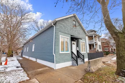 8601 S Houston Ave, Chicago, IL 60617