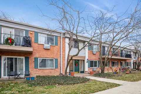 715 E Falcon Dr #209E, Arlington Heights, IL 60005