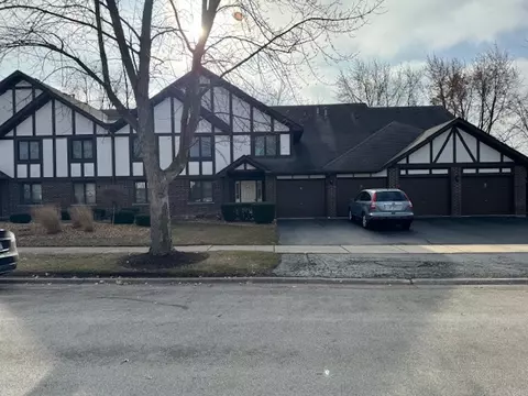 6645 180th St #1W, Tinley Park, IL 60477