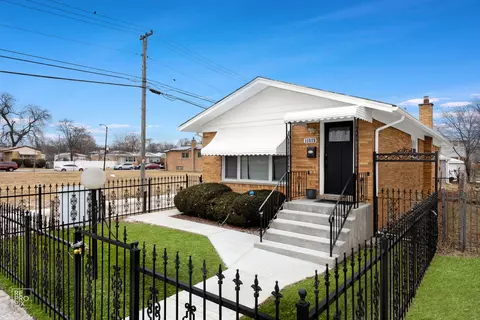 11515 S May St, Chicago, IL 60643
