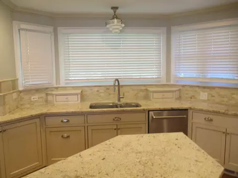 Kitchen - 128 Riverside Rd, Riverside, IL 60546 photo 2 of 3