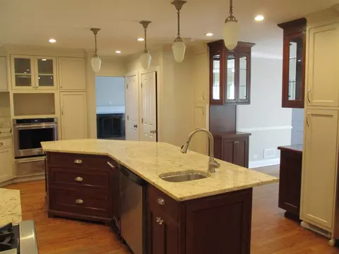 Kitchen - 128 Riverside Rd, Riverside, IL 60546 photo 3 of 3