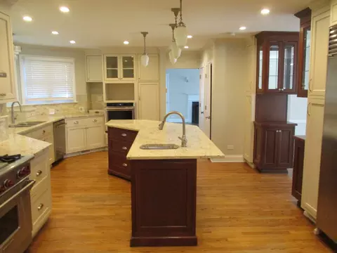 Kitchen - 128 Riverside Rd, Riverside, IL 60546 photo 1 of 3