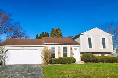796 Hemlock Ln, Carol Stream, IL 60188