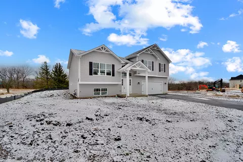 Exterior - 705 Fox Trail Ter, Cary, IL 60013 photo 2 of 5