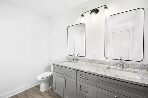Bath - 705 Fox Trail Ter, Cary, IL 60013 photo 2 of 3