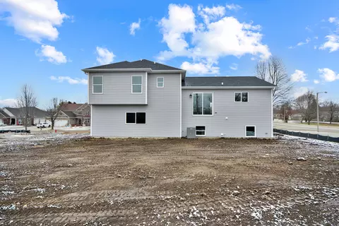 Exterior - 705 Fox Trail Ter, Cary, IL 60013 photo 4 of 5