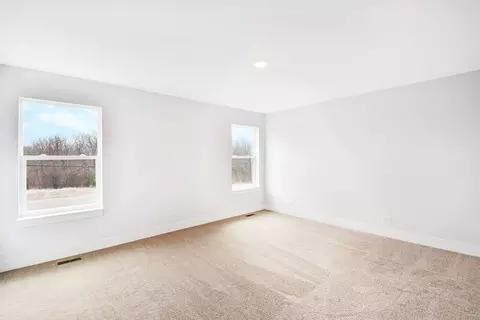 Bedroom - 705 Fox Trail Ter, Cary, IL 60013 photo 1 of 11