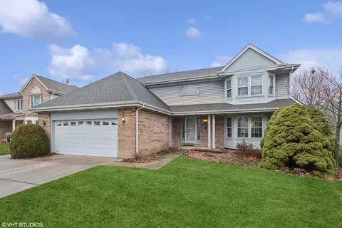 331 Orchard Ln, Bloomingdale, IL 60108