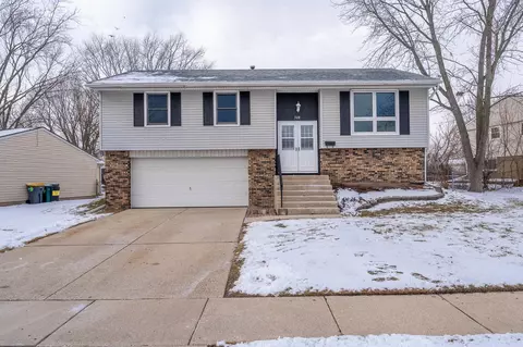 308 Evans Ct, Streamwood, IL 60107