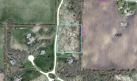 2710 Chatham Ln, Woodstock, IL 60098