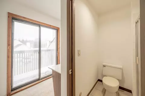 Bath - 586 Dunham Rd, Gurnee, IL 60031 photo 1 of 3