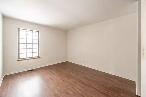 Bedroom - 586 Dunham Rd, Gurnee, IL 60031 photo 1 of 2