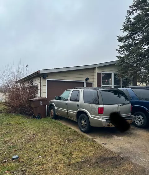 318 Pleasant Ter, Matteson, IL 60443