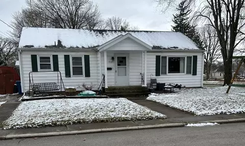 859 W Jackson St, Morris, IL 60450