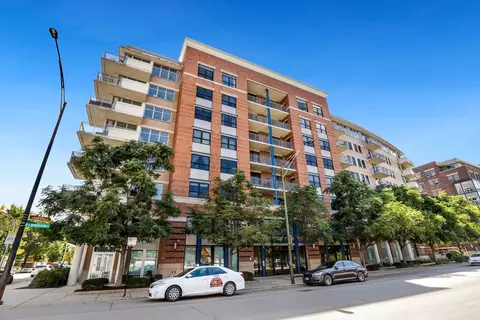 511 W Division St #606, Chicago, IL 60610