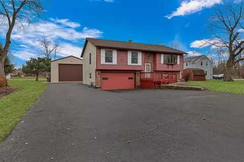 10725 W York House Rd, Beach Park, IL 60087
