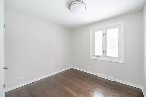 Bedroom - 1302 Evergreen St, Wheaton, IL 60187 photo 3 of 3