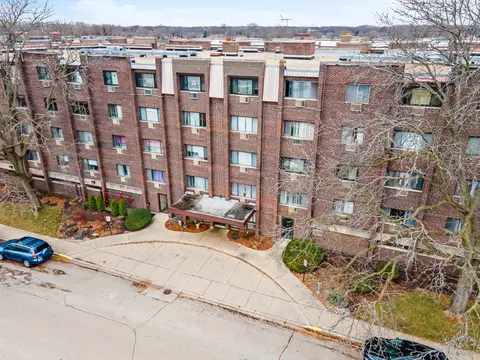 4624 N Commons Dr #309, Chicago, IL 60656