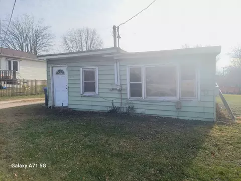 239 Parker Ave, Aurora, IL 60505