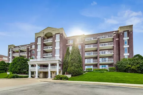 7081 W Touhy Ave #510, Niles, IL 60714