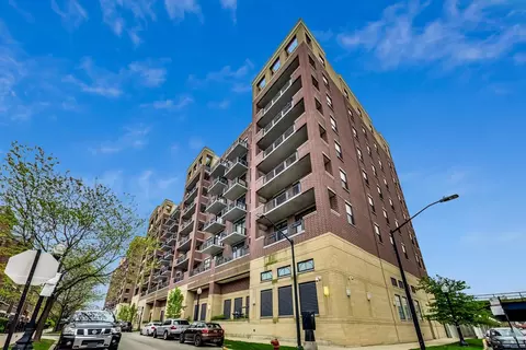 833 W 15th Pl #808, Chicago, IL 60608